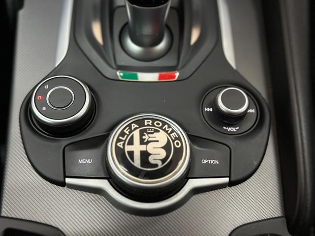 ALFA ROMEO Giulia usata, con Volante in pelle