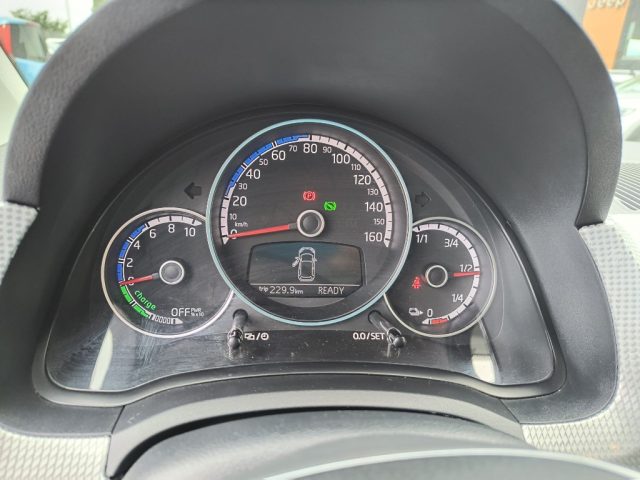 VOLKSWAGEN e-up! usata 18