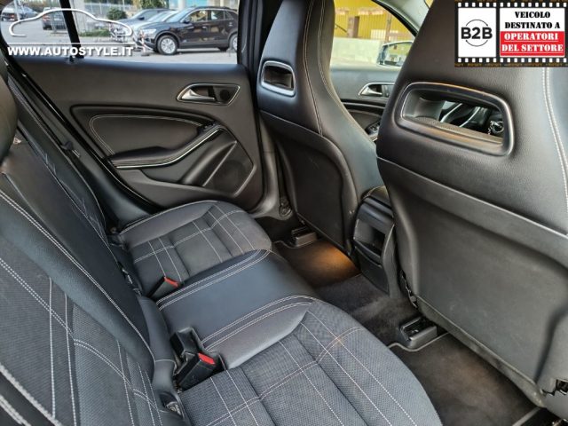 MERCEDES-BENZ GLA 220 usata, con Sistema di parcheggio automatico