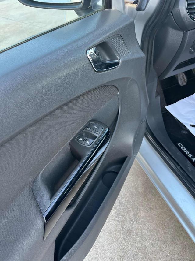 OPEL Corsa usata, con Cruise Control