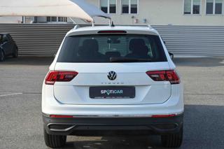 VOLKSWAGEN Tiguan usata, con Autoradio