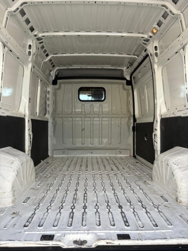 PEUGEOT Boxer usata, con Climatizzatore