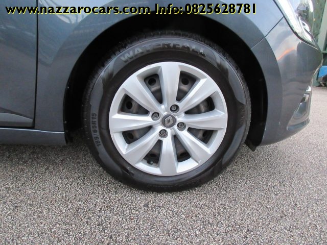 RENAULT Clio usata, con Touch screen