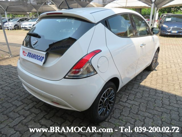 LANCIA Ypsilon usata, con Autoradio
