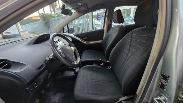 TOYOTA Yaris usata, con Volante in pelle
