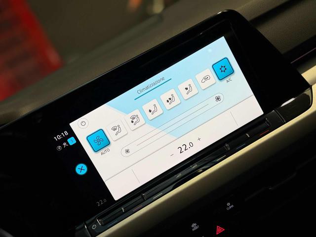 VOLKSWAGEN Golf usata, con Luci diurne LED