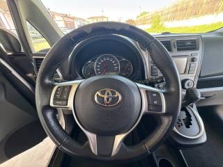 TOYOTA Verso-S usata, con Volante in pelle