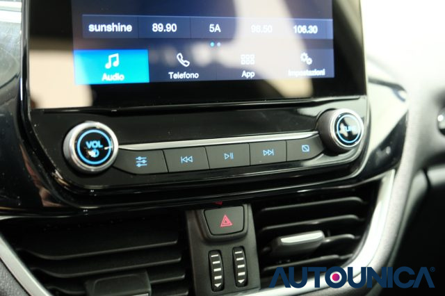 FORD Fiesta usata, con Sensori di parcheggio posteriori