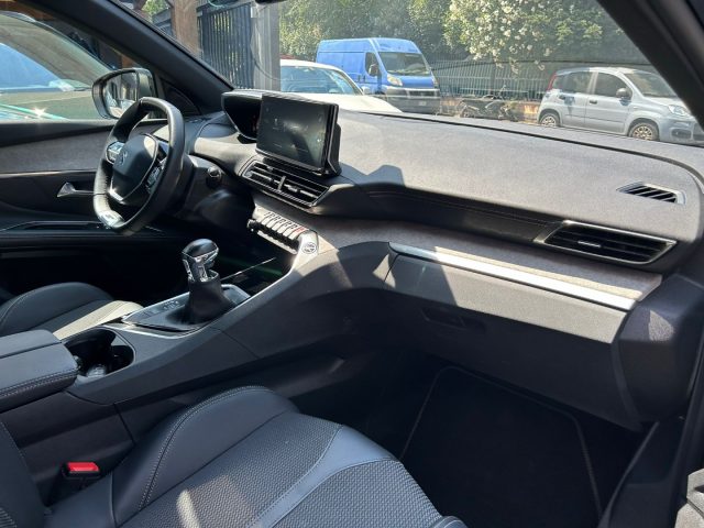 PEUGEOT 5008 usata, con Cerchi in lega