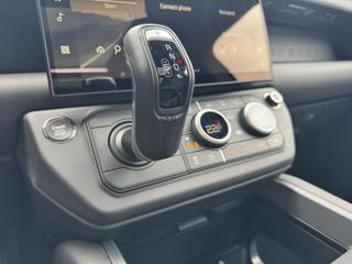 LAND ROVER Defender usata, con Gancio traino