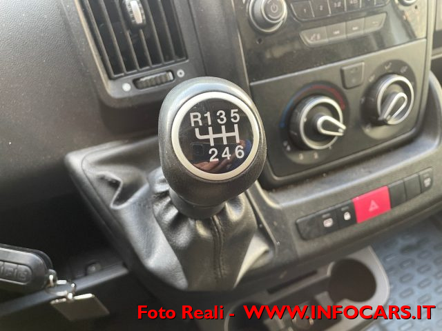 PEUGEOT Boxer usata, con USB