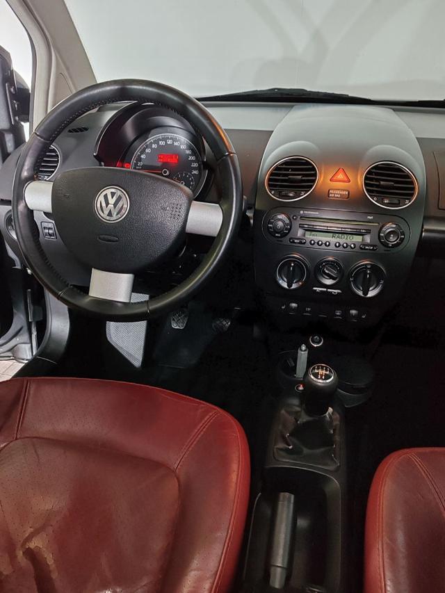 VOLKSWAGEN New Beetle usata, con Volante in pelle