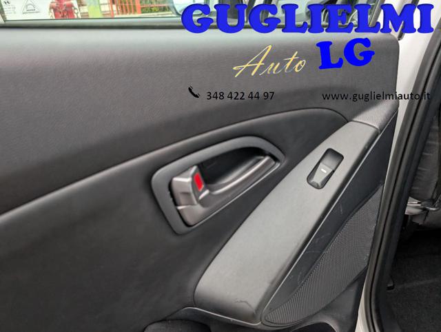 HYUNDAI iX35 usata, con Sedile posteriore sdoppiato