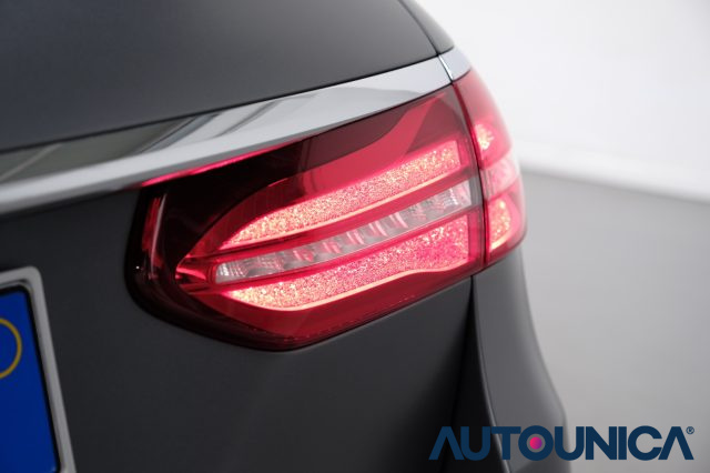 MERCEDES-BENZ E 220 usata 62