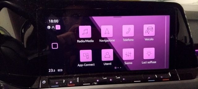 VOLKSWAGEN Golf usata, con Airbag testa