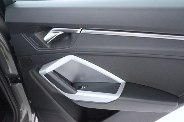 AUDI Q3 usata, con Climatizzatore automatico, 2 zone