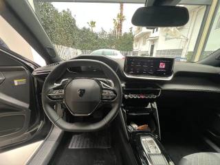 PEUGEOT 2008 usata, con Fari LED