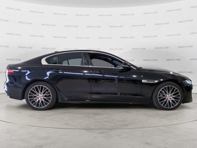 JAGUAR XE usata, con Autoradio