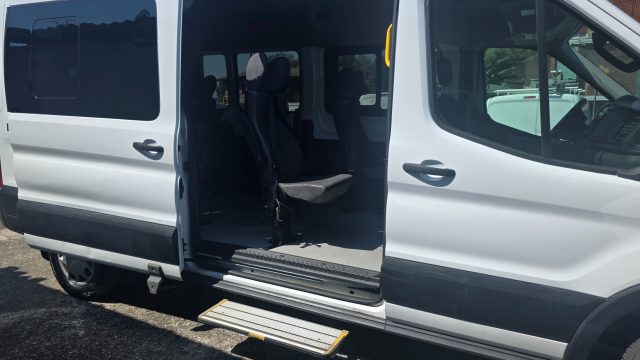 FORD Transit usata, con Autoradio digitale