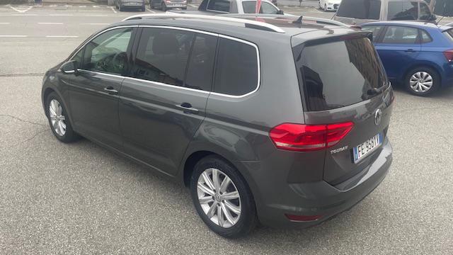 VOLKSWAGEN Touran usata, con Airbag