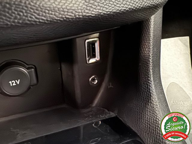 PEUGEOT 308 usata, con USB