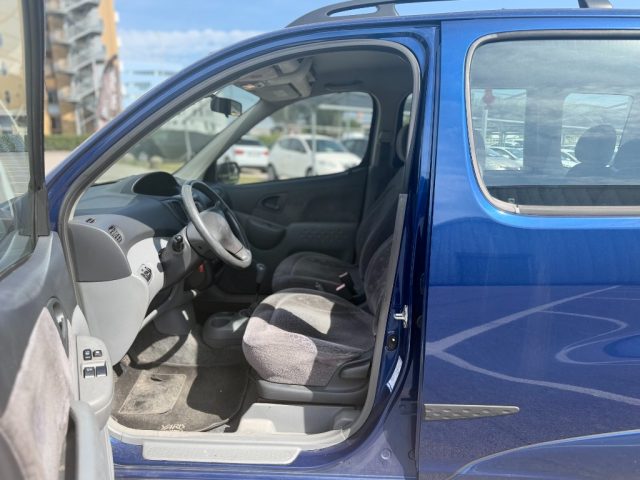 TOYOTA Yaris usata, con Specchietti laterali elettrici