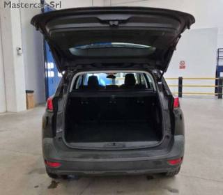 PEUGEOT 5008 usata, con Park Distance Control