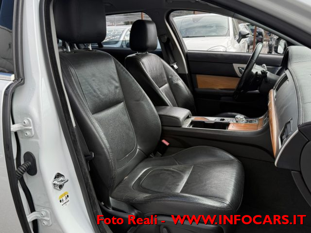 JAGUAR XF usata, con Autoradio