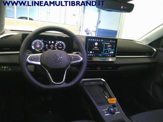 VOLKSWAGEN T-Roc usata, con Leve al volante