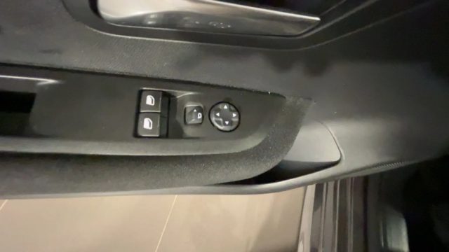 PEUGEOT 208 usata, con Vivavoce