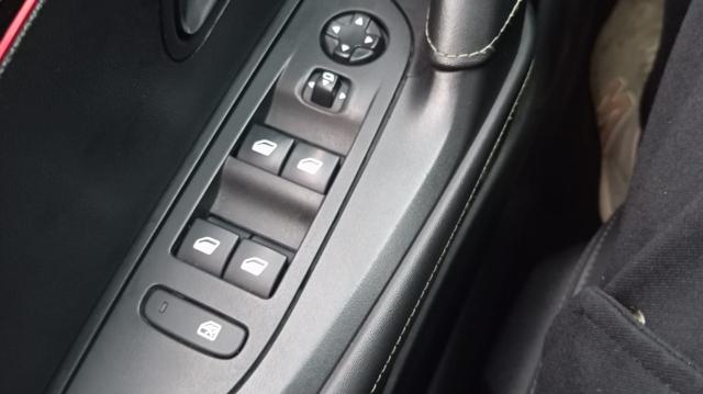 PEUGEOT 2008 usata, con Controllo vocale