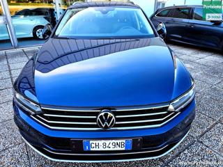 VOLKSWAGEN Passat Variant usata, con Alzacristalli elettrici