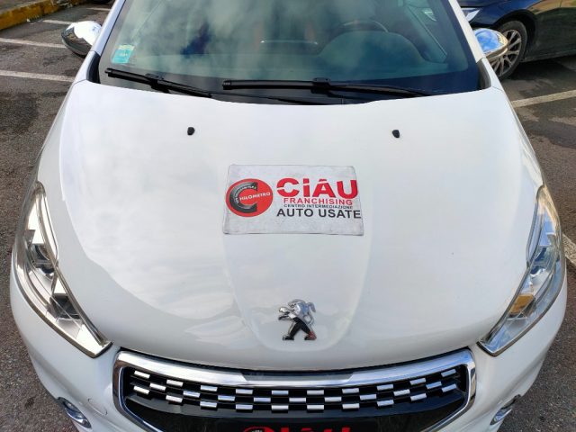 PEUGEOT 208 usata, con USB