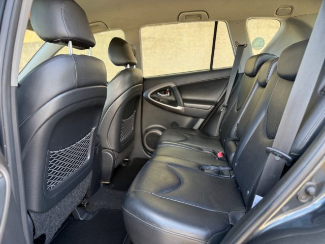 TOYOTA RAV 4 usata, con Servosterzo
