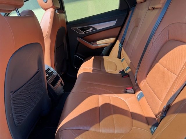 JAGUAR F-Pace usata, con Controllo automatico clima