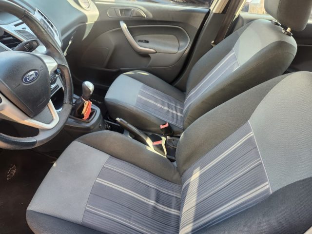 FORD Fiesta usata, con Specchietti laterali elettrici