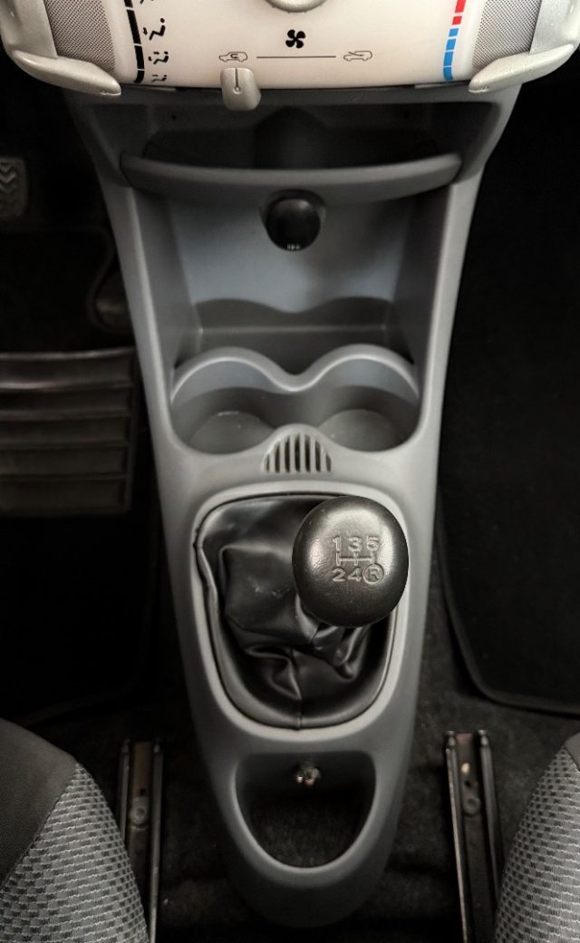TOYOTA Aygo usata 16