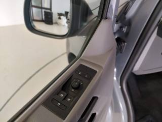 VOLKSWAGEN Caravelle usata, con USB