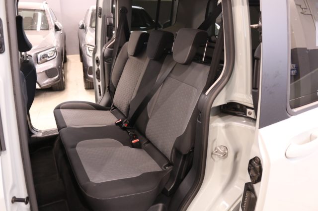 FORD Tourneo Courier usata, con Sensori di parcheggio posteriori