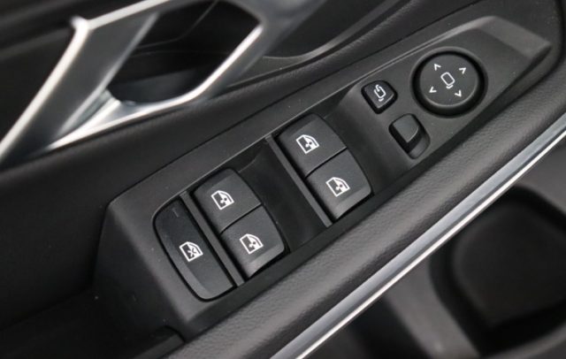 BMW 318 usata, con Touch screen