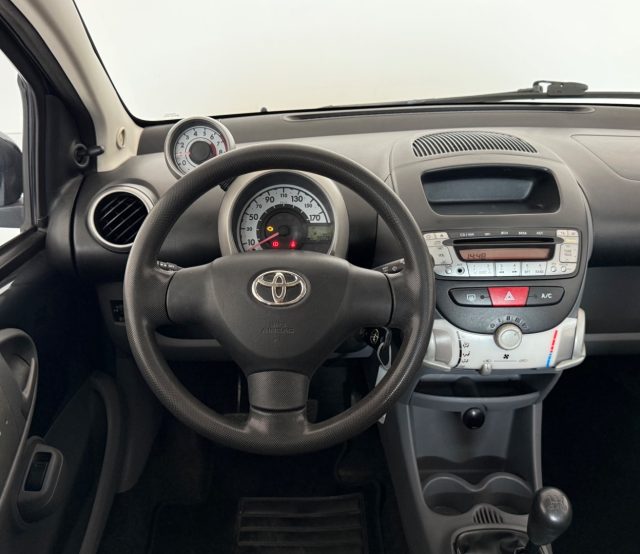 TOYOTA Aygo usata 12