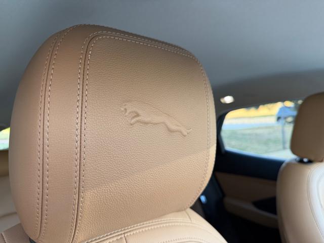 JAGUAR E-Pace usata, con Sedile posteriore sdoppiato