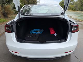 TESLA Model 3 usata, con Luci diurne LED