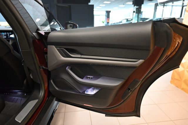 PORSCHE Taycan usata 62