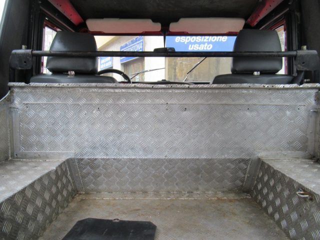 LAND ROVER Defender usata 9