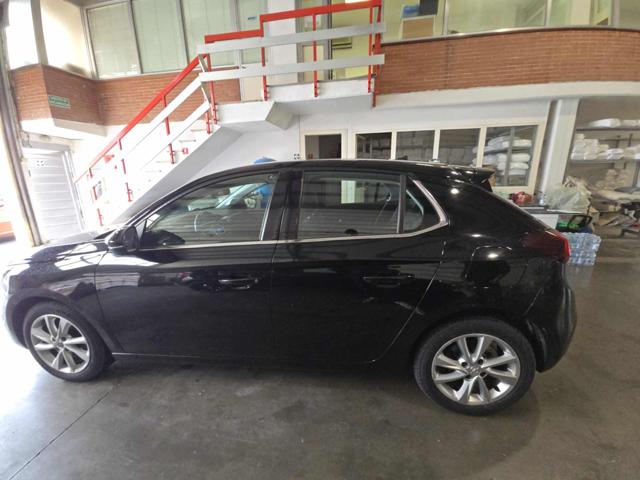 OPEL Corsa usata, con Sedile posteriore sdoppiato
