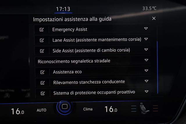 VOLKSWAGEN Touareg usata, con Autoradio digitale