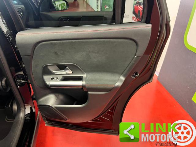 MERCEDES-BENZ GLA 200 usata, con Touch screen
