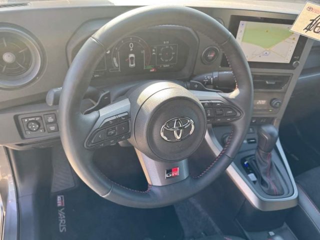 TOYOTA Yaris usata, con Sedili riscaldati