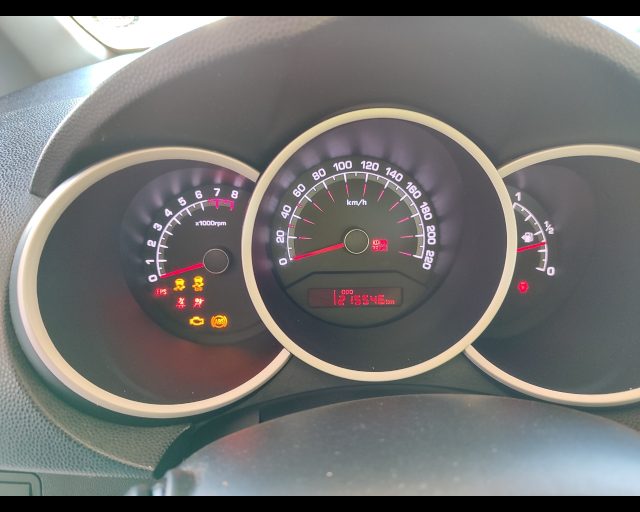 KIA Venga usata 15